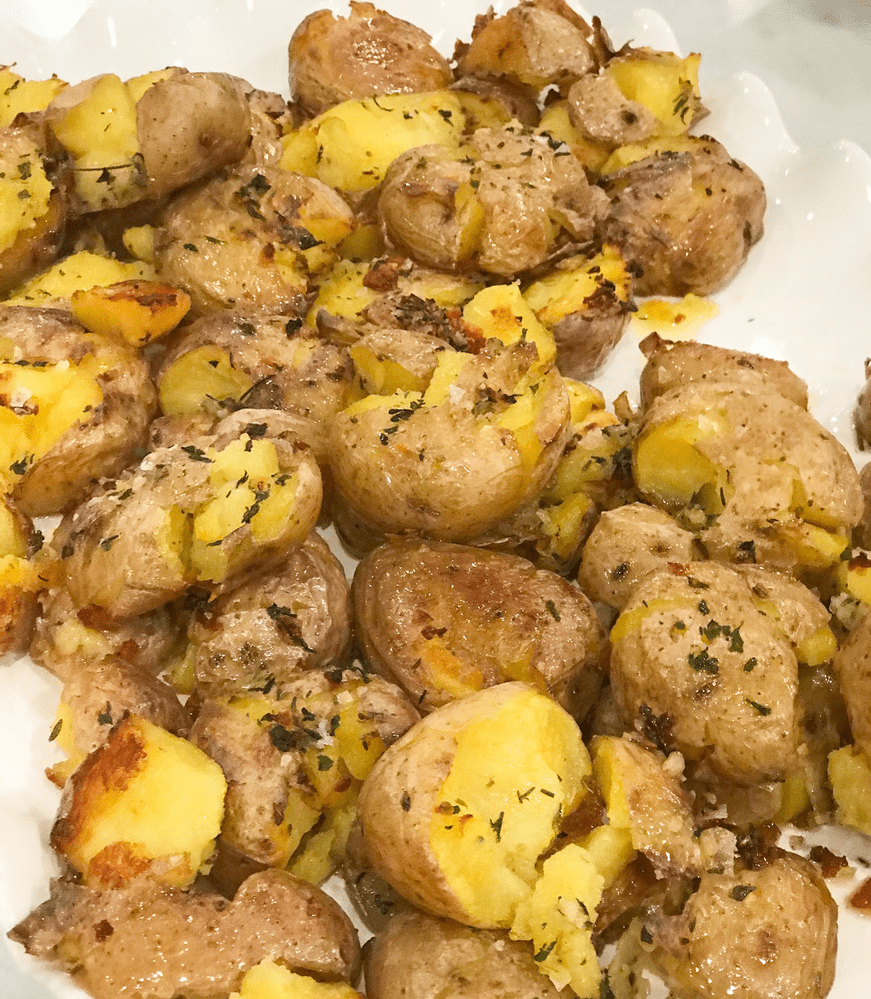 Garlic, potatoes, garlic smashed potatoes, aioli, garlic aioli, oven potatoes, garlic potatoes 