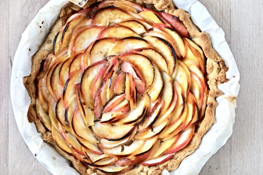 French apple tart, apple tart, beautiful tart, easy apple tart, french dessert 