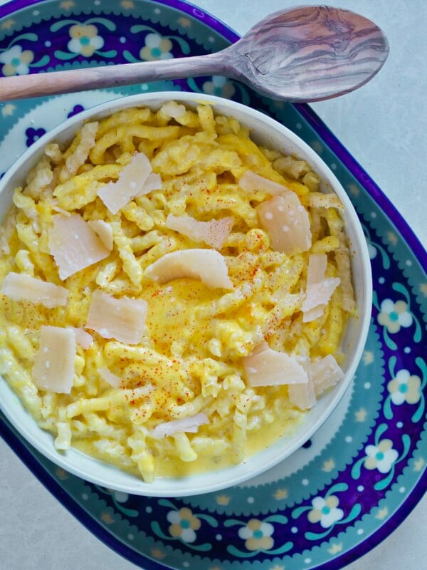 creamy pasta sauce in bowl