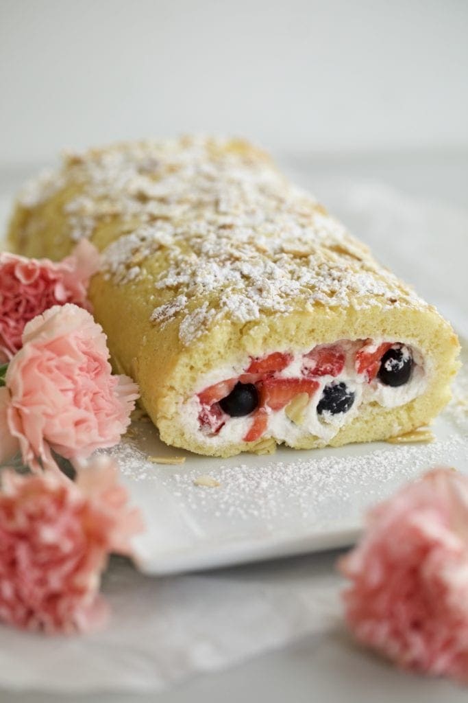 Vanilla Cake Roll with Berries