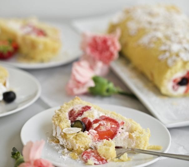Vanilla Cake Roll with Berries slice