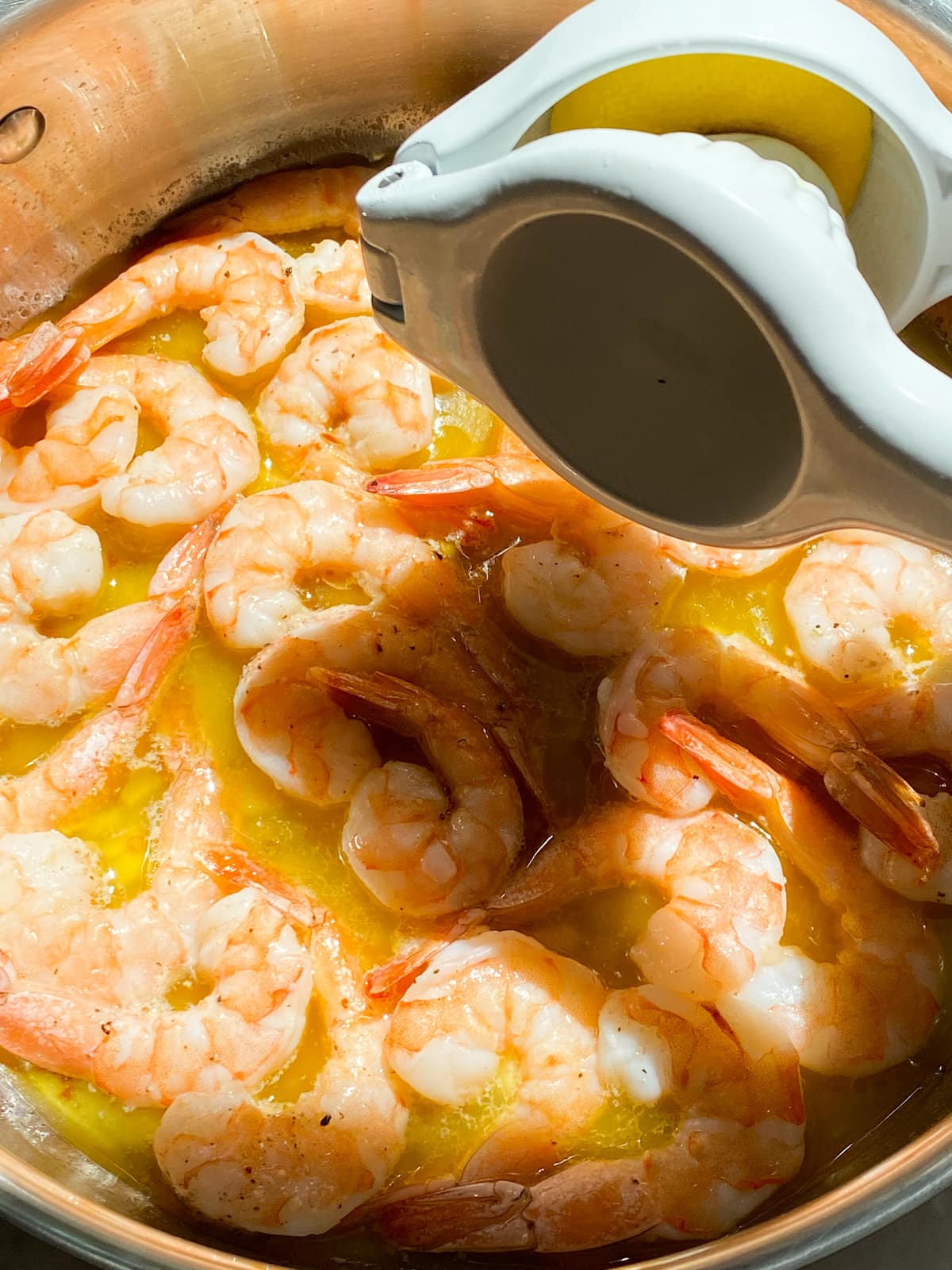 how to make: shrimp in pan with lemon juice and wine