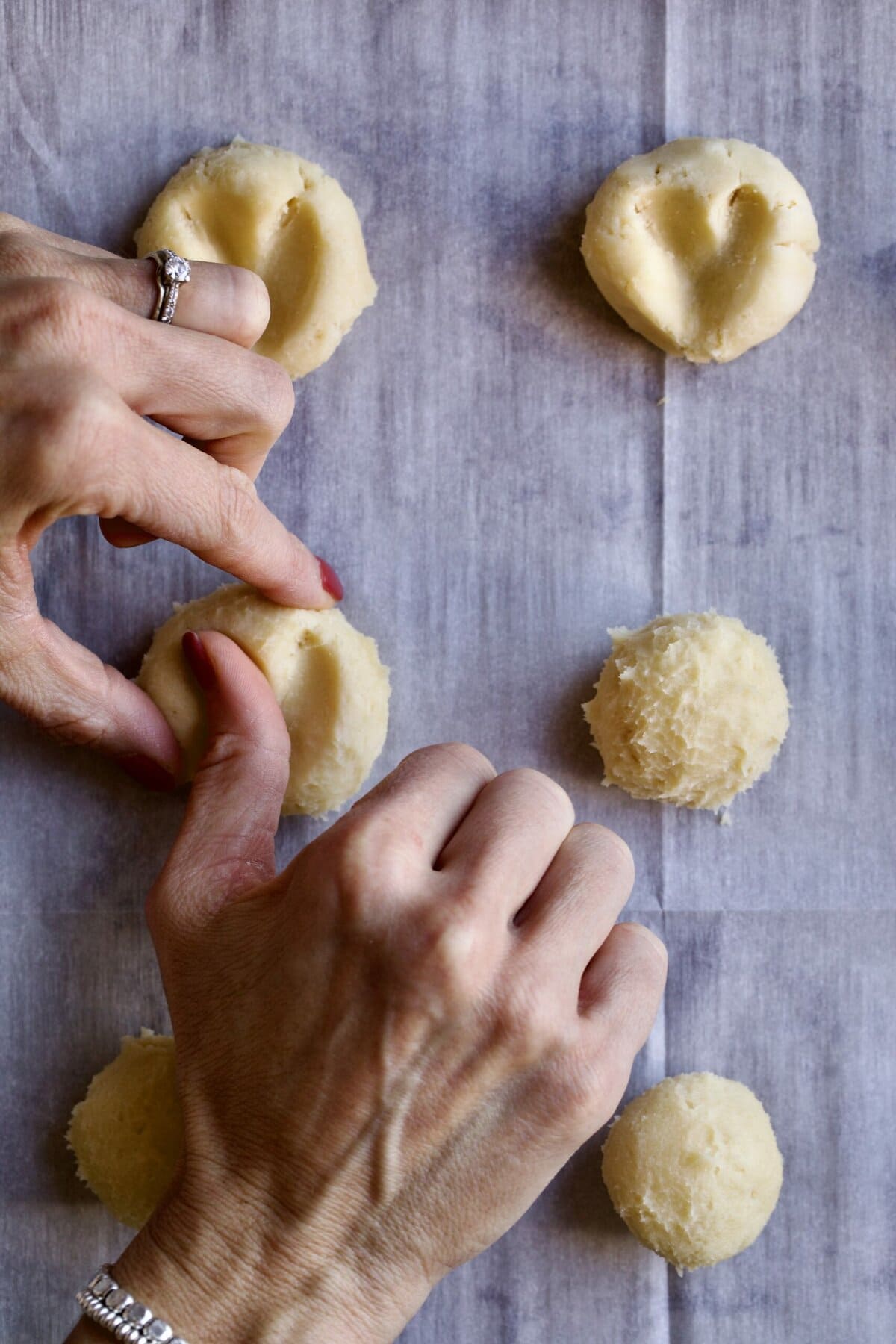 process of making heart thumb prints.