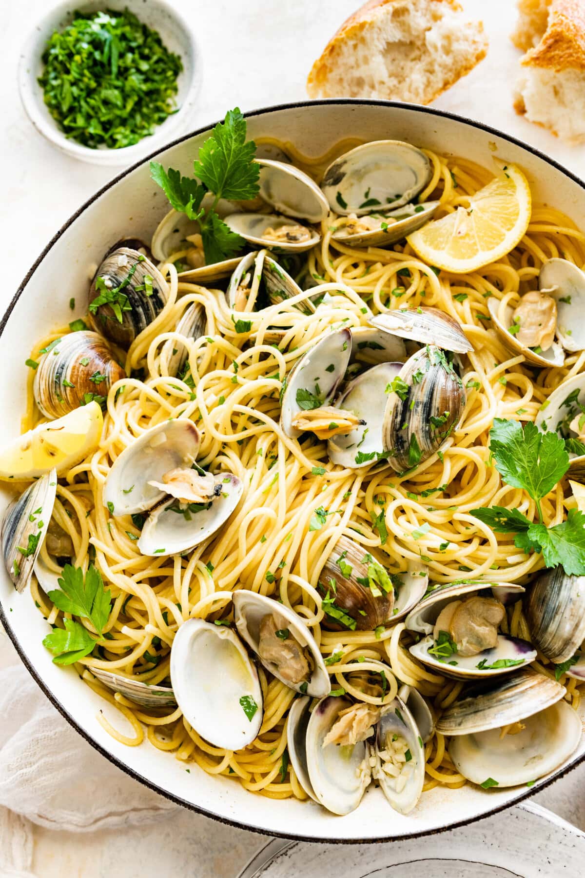 Spaghetti Alle Vongole Recipe Pasta With Clams Cucina By Elena