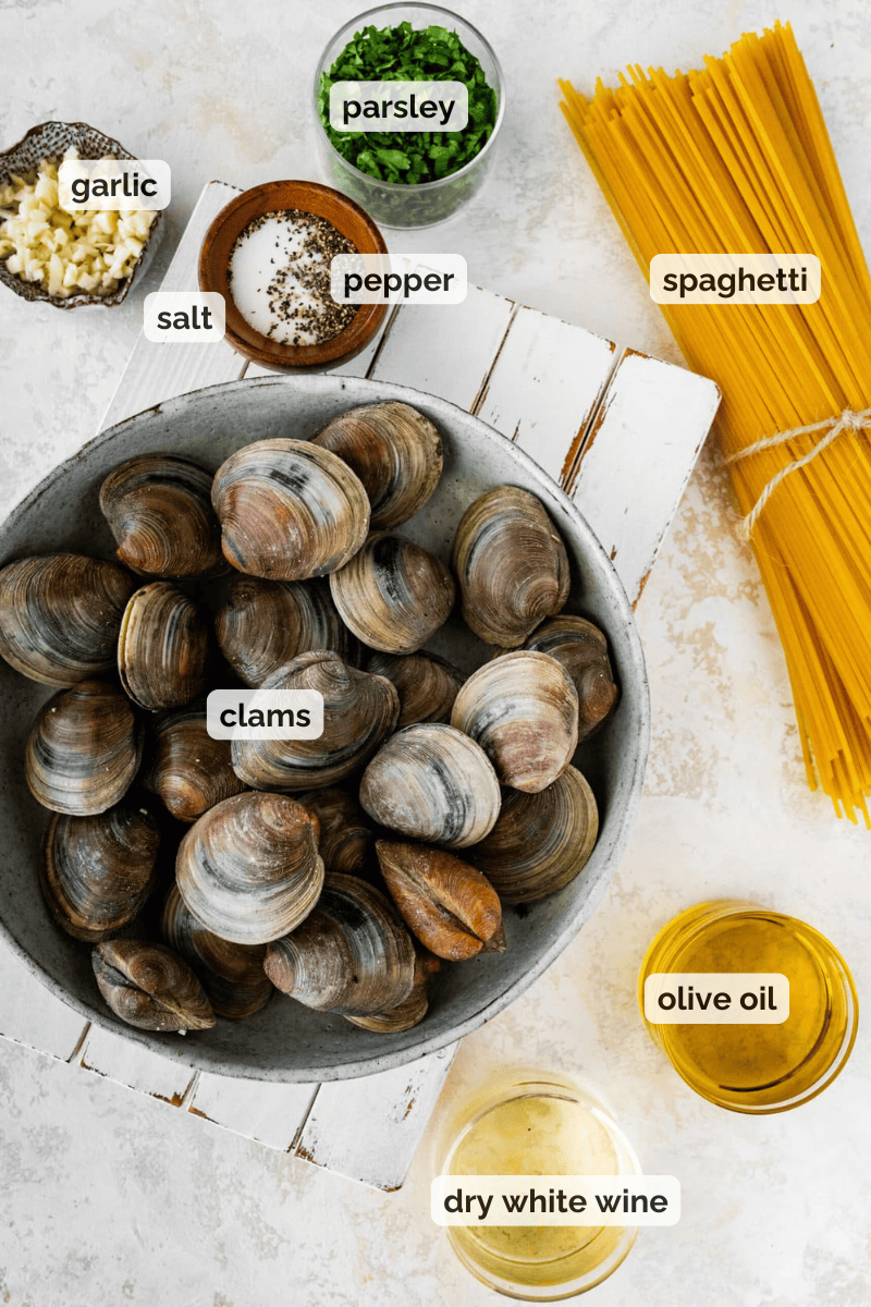 Recipe ingredients for spaghetti alla Vongole recipe.