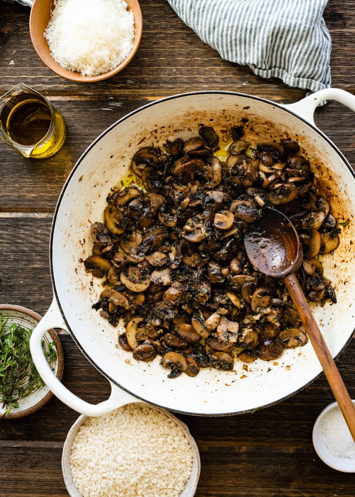 How to Make Creamy Mushroom Risotto Instructions- cooked mushrooms in the pan.