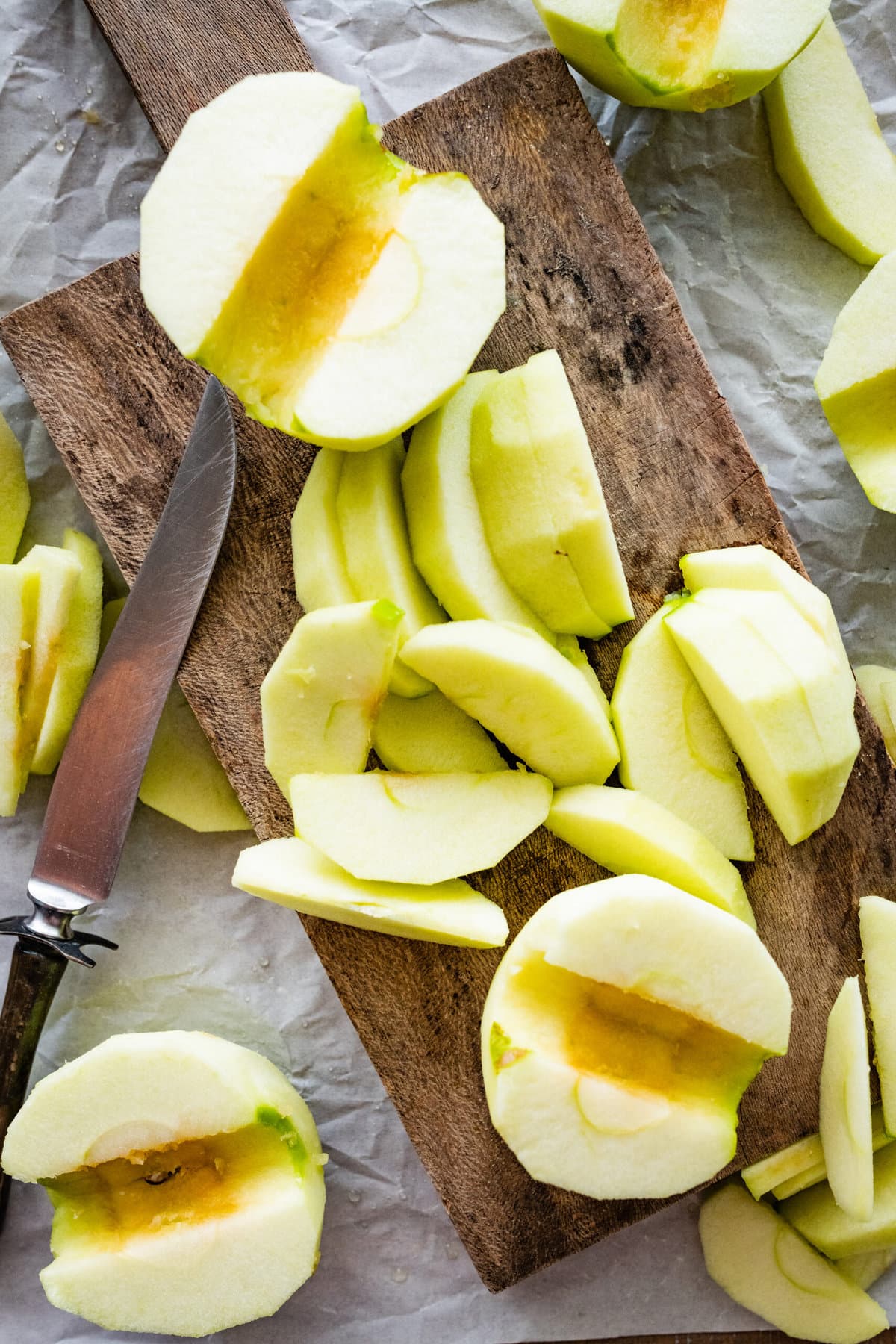 How to make easy baked cinnamon apples- step-by-step: cutting the apples.