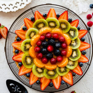 Colorful crostana di frutta.