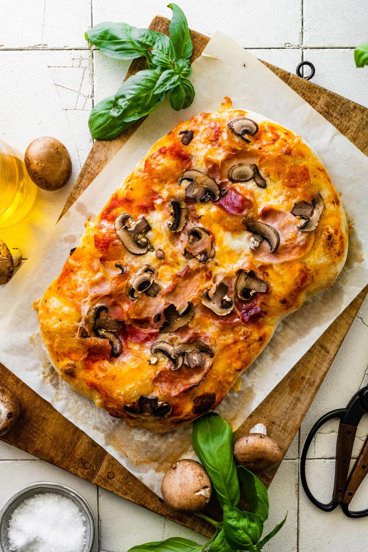 Pinsa Romana Recipe (Roman style pizza dough) - mushroom and prosciutto cotto version.
