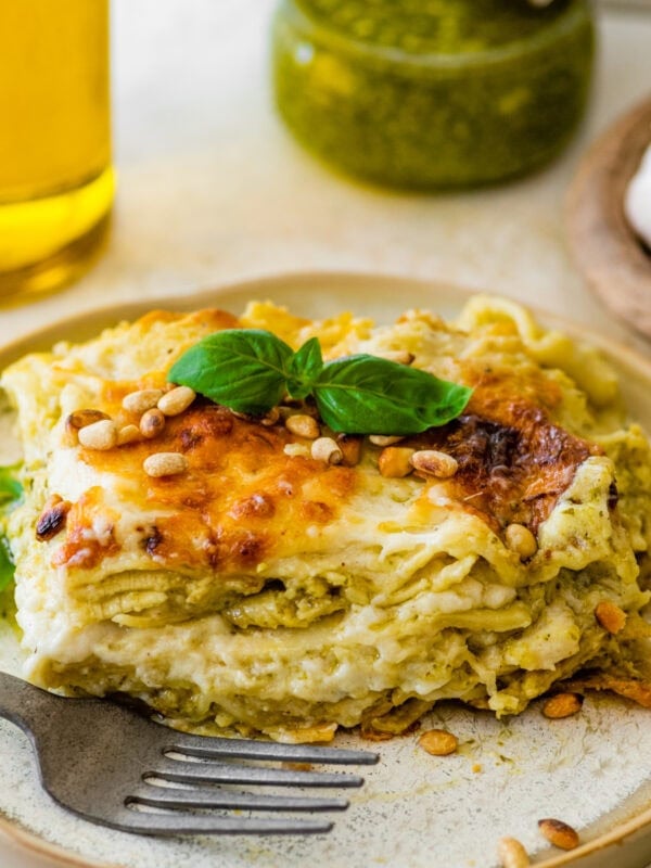 Pesto lasagna with basil and garlic.