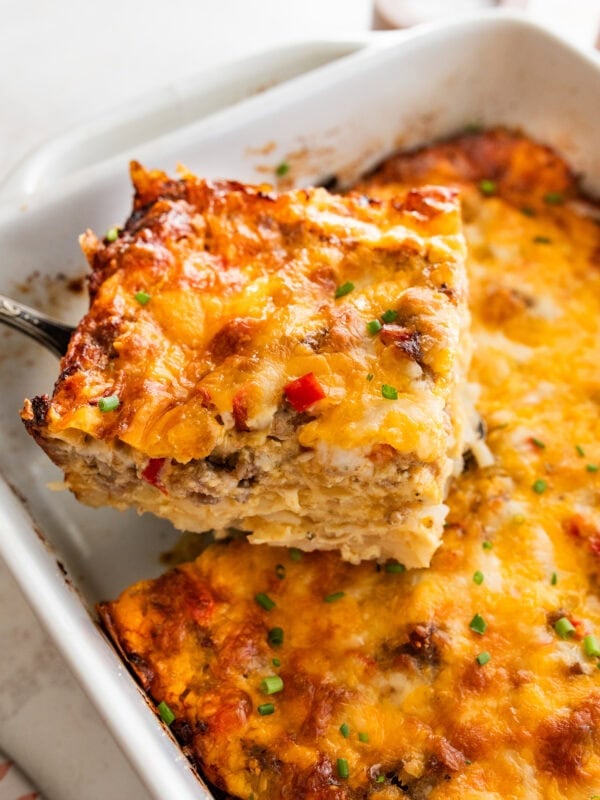 spatula lifting a square from the hashbrown breakfast casserole.
