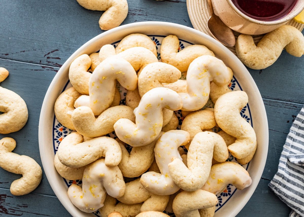 Beautiful Italian tray of Italian S cookies with a cup of tea on the side. 